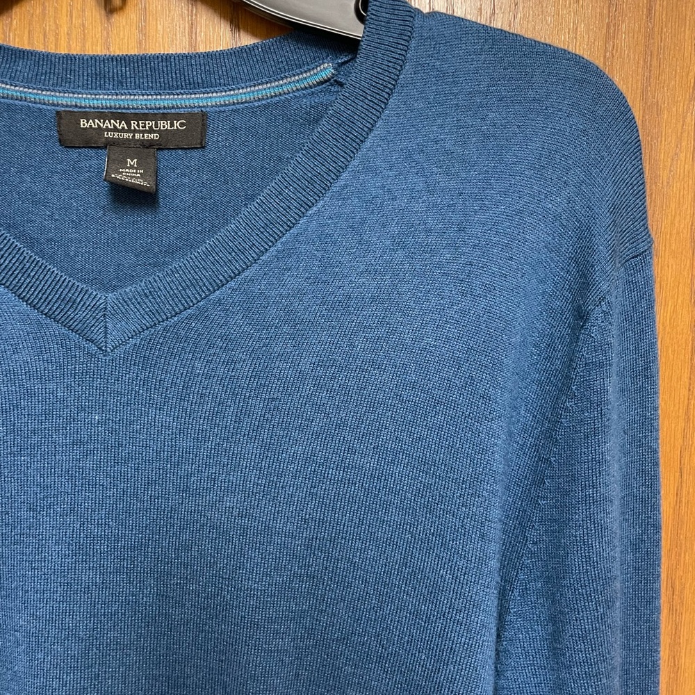 Banana Republic Men's Blue Luxury Blend Sweater M
